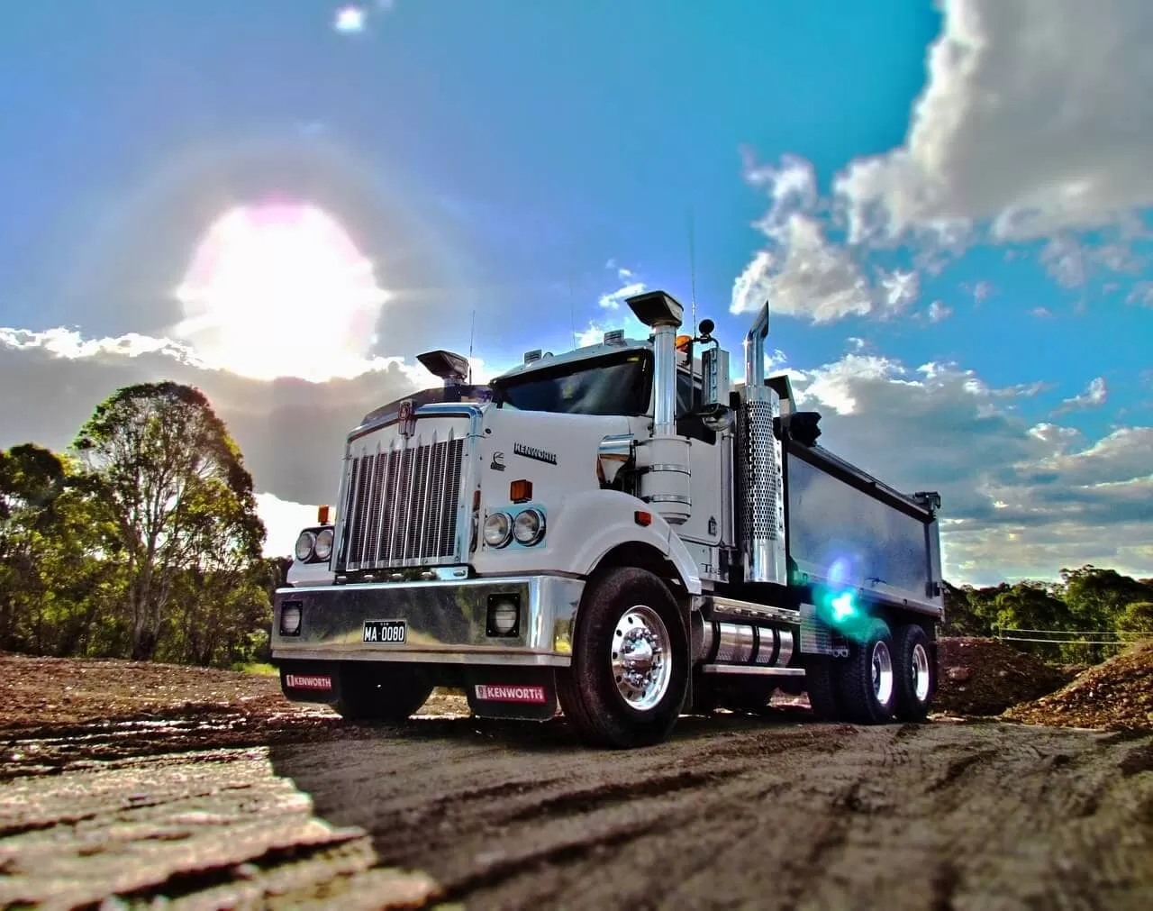 Kenworth on offroad