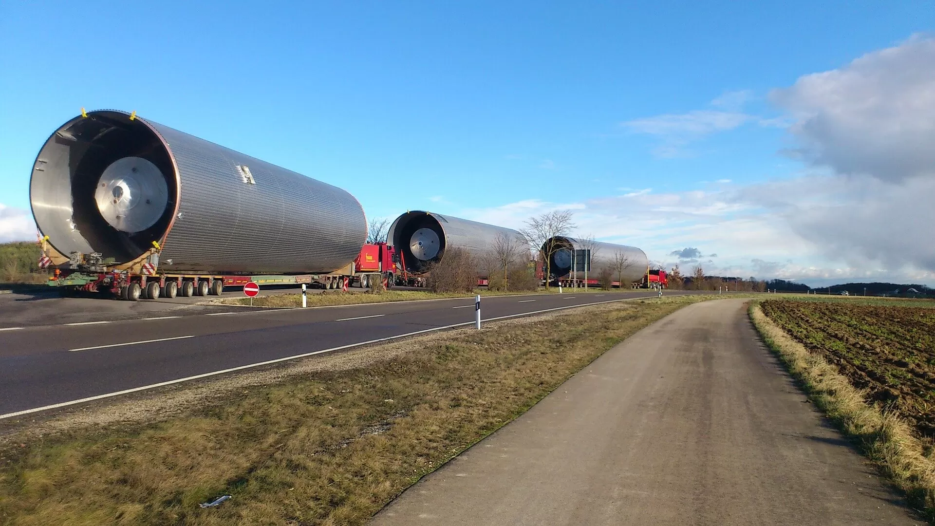 Photo of oversize load truck